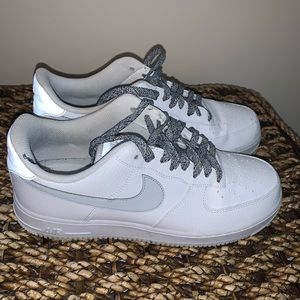 White/gray Air Force 1